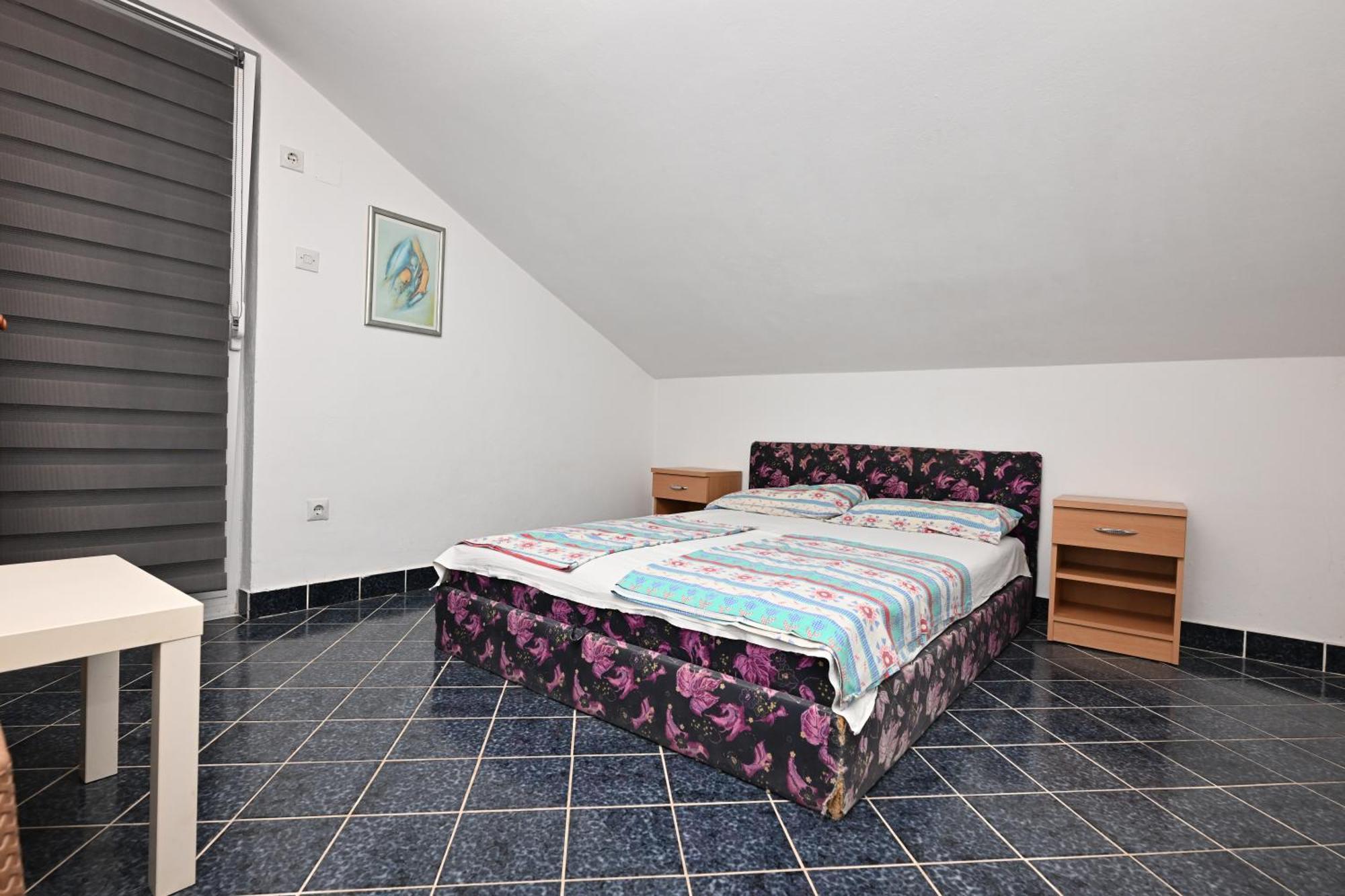 Daire Apartments Holiday *